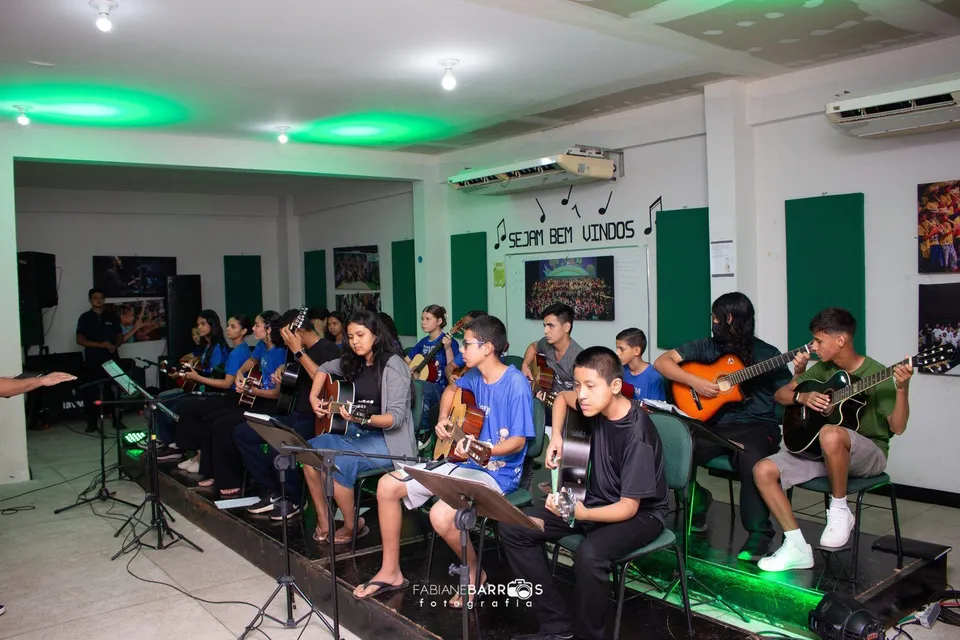 Orquestra de Violões: foto 1 de 3